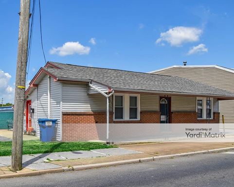 Source URL: https://cdnsc.rentcafe.com/dmslivecafe/3/1081748/1081748-1-1.jpg?width=-1&height=385&quality=80