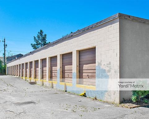 Source URL: https://cdnsc.rentcafe.com/dmslivecafe/3/1081774/1081774-1-5.jpg?width=-1&height=385&quality=80