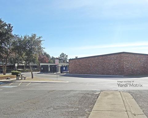 Source URL: https://cdnsc.rentcafe.com/dmslivecafe/3/1081814/1081814-1-5.jpg?width=-1&height=385&quality=80