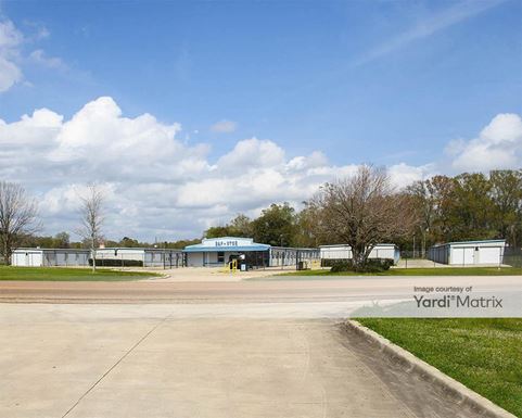 Source URL: https://cdnsc.rentcafe.com/dmslivecafe/3/1081867/1081867-1-5.jpg?width=-1&height=385&quality=80