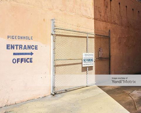 Source URL: https://cdnsc.rentcafe.com/dmslivecafe/3/1081884/1081884-1-4.jpg?width=-1&height=385&quality=80