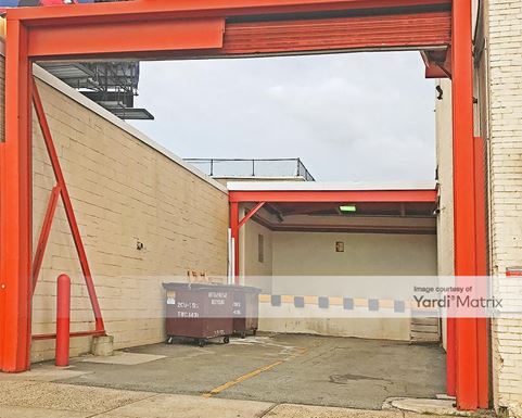 Source URL: https://cdnsc.rentcafe.com/dmslivecafe/3/1081945/1081945-1-5.jpg?width=-1&height=385&quality=80