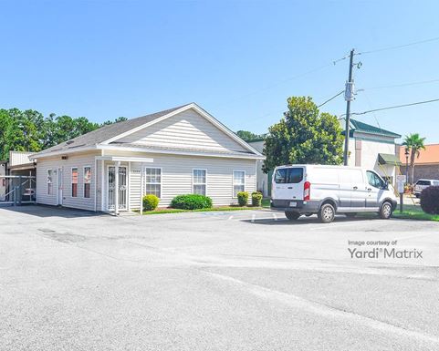 Source URL: https://cdnsc.rentcafe.com/dmslivecafe/3/1081983/1081983-1-2.jpg?width=-1&height=385&quality=80