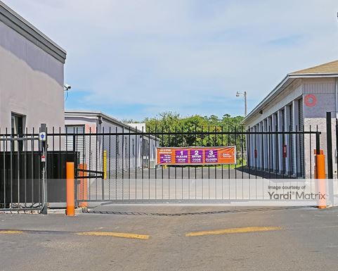 Source URL: https://cdnsc.rentcafe.com/dmslivecafe/3/1081990/1081990-1-3.jpg?width=-1&height=385&quality=80