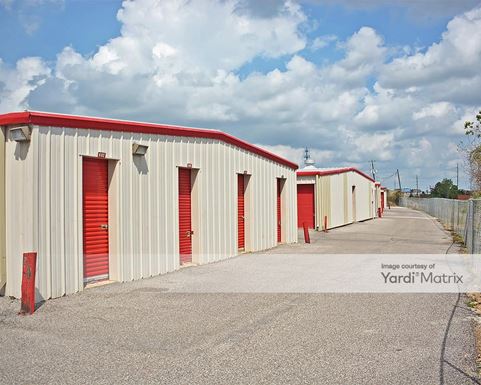 Source URL: https://cdnsc.rentcafe.com/dmslivecafe/3/1082127/1082127-1-4.jpg?width=-1&height=385&quality=80