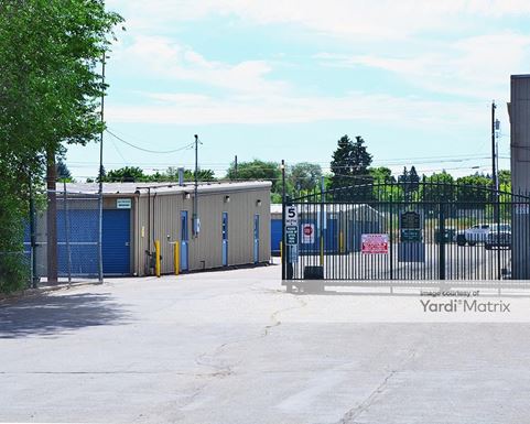 Source URL: https://cdnsc.rentcafe.com/dmslivecafe/3/1082235/1082235-1-2.jpg?width=-1&height=385&quality=80