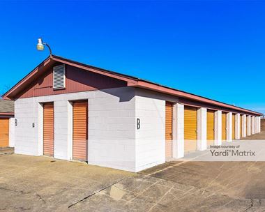 Storage Units for Rent available at 2001 Alverson Drive, Paris, KY 40361