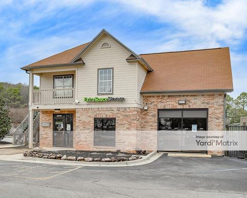 Source URL: https://cdnsc.rentcafe.com/dmslivecafe/3/1082550/1082550-1-5.jpg?width=-1&height=385&quality=80