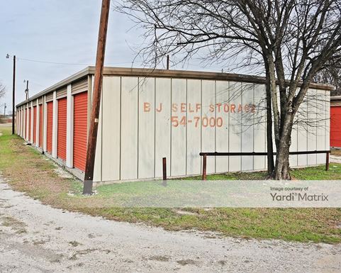 Source URL: https://cdnsc.rentcafe.com/dmslivecafe/3/1082881/1082881-1-3.jpg?width=-1&height=385&quality=80