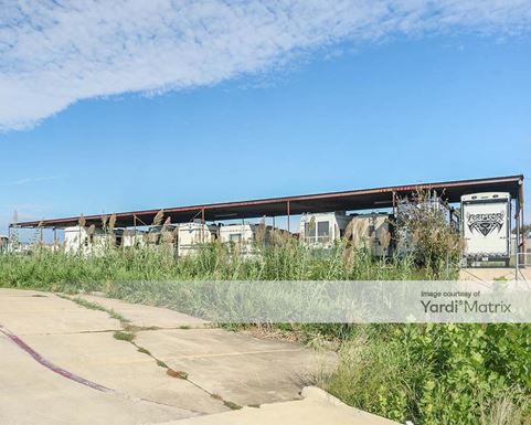 Source URL: https://cdnsc.rentcafe.com/dmslivecafe/3/1082882/1082882-1-5.jpg?width=-1&height=385&quality=80