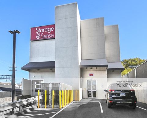 Source URL: https://cdnsc.rentcafe.com/dmslivecafe/3/1082915/1082915-1-2.jpg?width=-1&height=385&quality=80