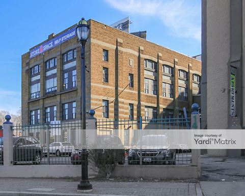 Source URL: https://cdnsc.rentcafe.com/dmslivecafe/3/1082923/1082923-1-3.jpg?width=-1&height=385&quality=80