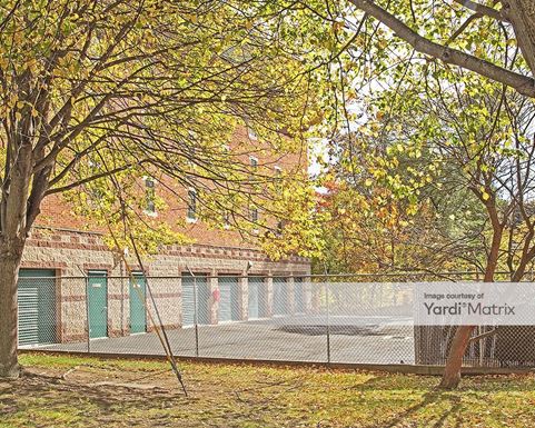 Source URL: https://cdnsc.rentcafe.com/dmslivecafe/3/1082942/1082942-1-3.jpg?width=-1&height=385&quality=80