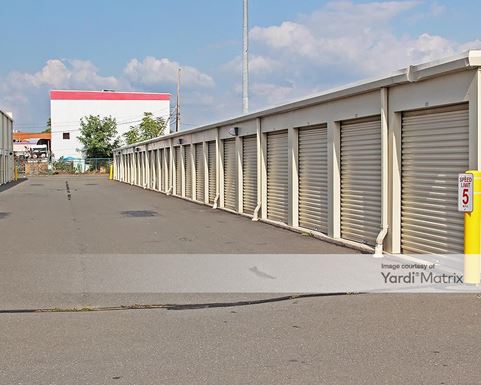 Source URL: https://cdnsc.rentcafe.com/dmslivecafe/3/1082943/1082943-1-4.jpg?width=-1&height=385&quality=80