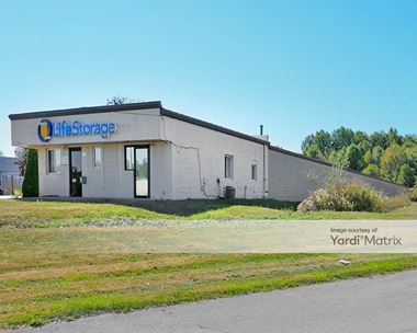 Storage Units for Rent available at 3787 Elm Road NE, Warren, OH 44483