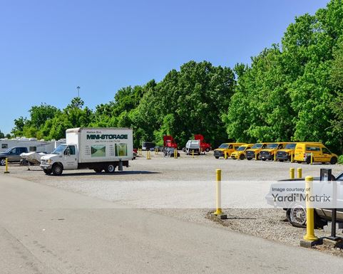 Source URL: https://cdnsc.rentcafe.com/dmslivecafe/3/1083263/1083263-1-4.jpg?width=-1&height=385&quality=80