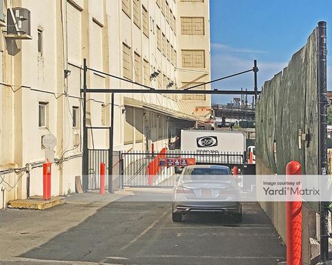 Source URL: https://cdnsc.rentcafe.com/dmslivecafe/3/1083287/1083287-1-3.jpg?width=-1&height=385&quality=80