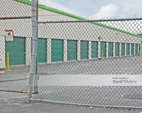 Source URL: https://cdnsc.rentcafe.com/dmslivecafe/3/1083301/1083301-1-5.jpg?width=-1&height=385&quality=80