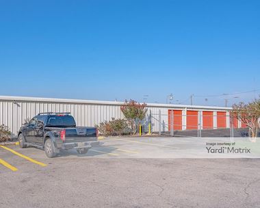 Storage Units for Rent available at 1400 North 45th Street, Corsicana, TX 75110