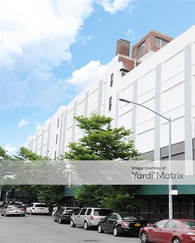 Storage Units for Rent available at 950 University Avenue, Bronx, NY 10452