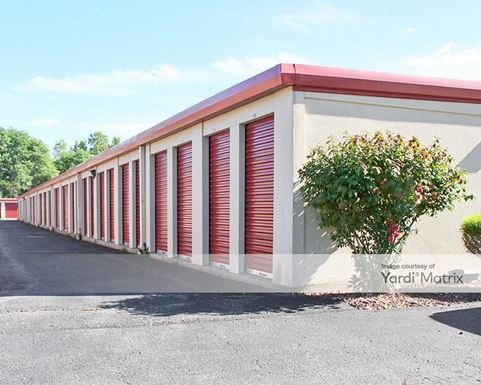 Source URL: https://cdnsc.rentcafe.com/dmslivecafe/3/1083400/1083400-1-4.jpg?width=-1&height=385&quality=80