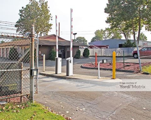 Source URL: https://cdnsc.rentcafe.com/dmslivecafe/3/1083488/1083488-1-5.jpg?width=-1&height=385&quality=80