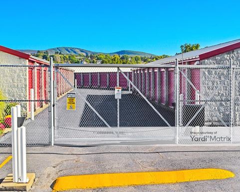 Source URL: https://cdnsc.rentcafe.com/dmslivecafe/3/1083740/1083740-1-3.jpg?width=-1&height=385&quality=80