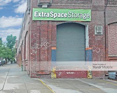 Storage Units for Rent available at 3240 Bronx Blvd, Bronx, NY 10467