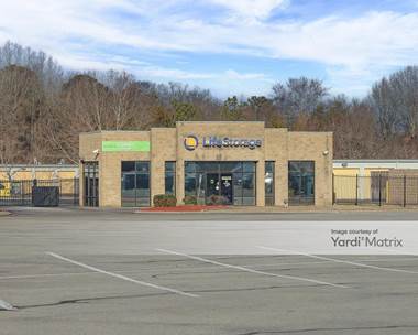 Storage Units for Rent available at 6103 Lee Hwy, Chattanooga, TN 37421