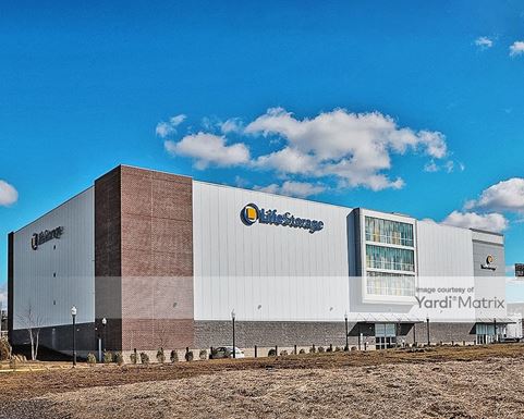 Source URL: https://cdnsc.rentcafe.com/dmslivecafe/3/1198961/1198961-1-4.jpg?width=-1&height=385&quality=80