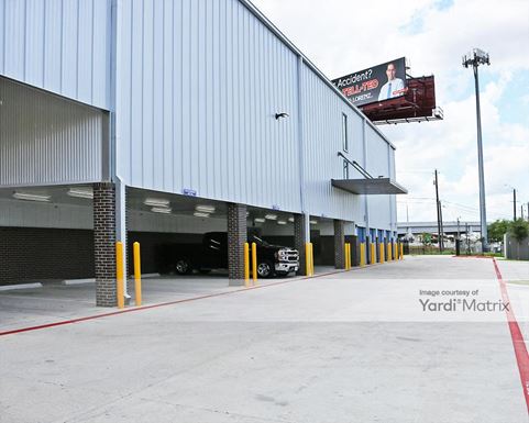 Source URL: https://cdnsc.rentcafe.com/dmslivecafe/3/1198980/1198980-1-4.jpg?width=-1&height=385&quality=80