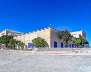 Storage Units for Rent available at 2000 Green Oaks Road, Fort Worth, TX 76116