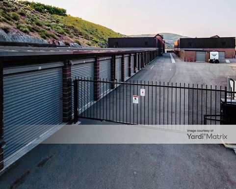 Source URL: https://cdnsc.rentcafe.com/dmslivecafe/3/1199279/1199279-1-5.jpg?width=-1&height=385&quality=80