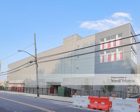 Source URL: https://cdnsc.rentcafe.com/dmslivecafe/3/1351756/1351756-1-4.jpg?width=-1&height=385&quality=80