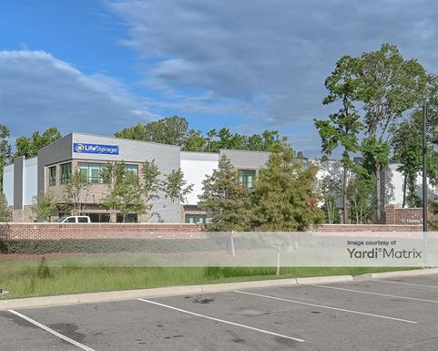 Source URL: https://cdnsc.rentcafe.com/dmslivecafe/3/1351921/1351921-1-2.jpg?width=-1&height=385&quality=80