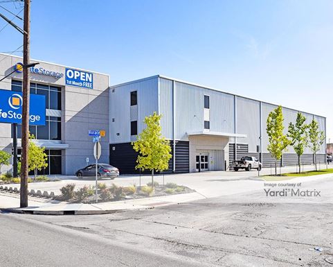 Source URL: https://cdnsc.rentcafe.com/dmslivecafe/3/1352040/1352040-1-2.jpg?width=-1&height=385&quality=80