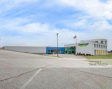 Storage Units for Rent available at 11100 Linpage Place, Saint Louis, MO 63132