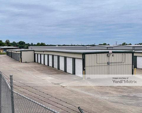 Source URL: https://cdnsc.rentcafe.com/dmslivecafe/3/1352208/1352208-1-5.jpg?width=-1&height=385&quality=80