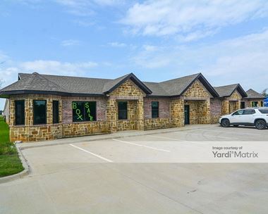 Storage Units for Rent available at 2130 West Pleasant Ridge Road, Arlington, TX 76015