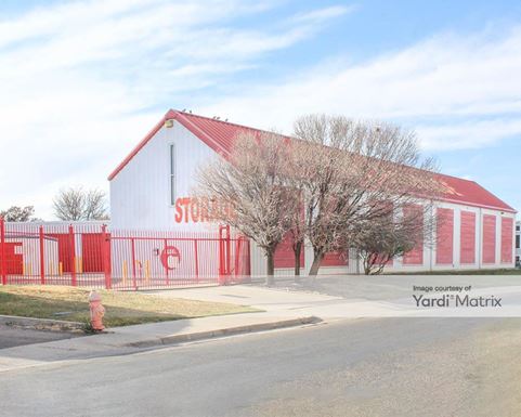 Source URL: https://cdnsc.rentcafe.com/dmslivecafe/3/1352294/1352294-1-5.jpg?width=-1&height=385&quality=80