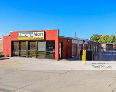 Storage Units for Rent available at 6701 Hickman Road, Urbandale, IA 50322