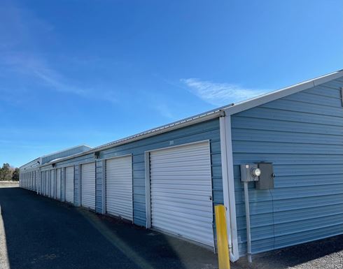 Source URL: https://cdnsc.rentcafe.com/dmslivecafe/3/1353224/IMG_5665.jpg?width=-1&height=385&quality=80