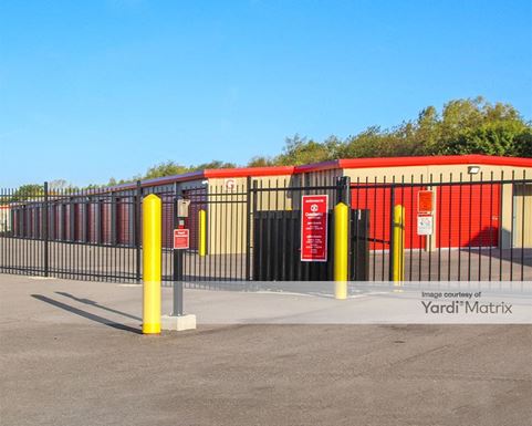 Source URL: https://cdnsc.rentcafe.com/dmslivecafe/3/1372710/1372710-1-5.jpg?width=-1&height=385&quality=80