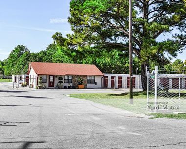 Storage Units for Rent available at 390 Suzanne Street, Fayetteville, NC 28314