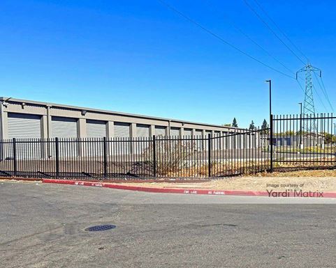 Source URL: https://cdnsc.rentcafe.com/dmslivecafe/3/1437363/1437363-1-4.jpg?width=-1&height=385&quality=80