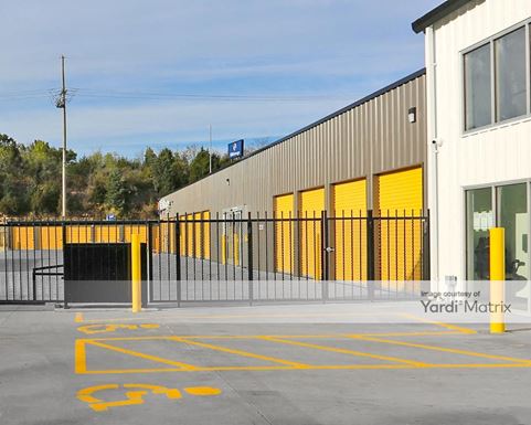 Source URL: https://cdnsc.rentcafe.com/dmslivecafe/3/1455306/1455306-1-5.jpg?width=-1&height=385&quality=80