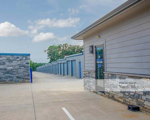 Source URL: https://cdnsc.rentcafe.com/dmslivecafe/3/1526392/1526392-1-4.jpg?width=-1&height=385&quality=80