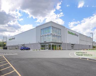 Storage Units for Rent available at 33 NJ-17, East Rutherford, NJ 07073