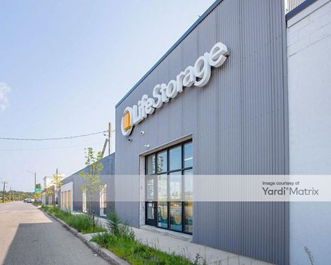 Source URL: https://cdnsc.rentcafe.com/dmslivecafe/3/1602645/1602645-1-2.jpg?width=-1&height=385&quality=80