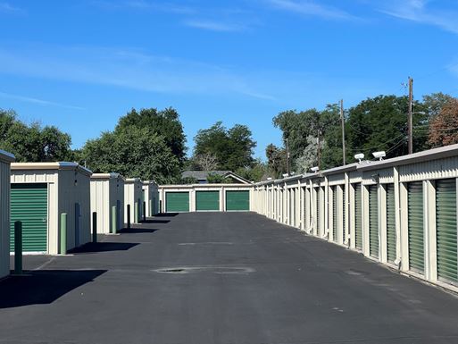 Source URL: https://cdnsc.rentcafe.com/dmslivecafe/3/1608392/BSS_Interior_2(20220901171014025).jpg?width=-1&height=385&quality=80